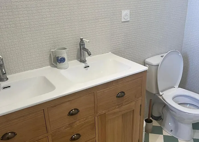 Maison Familiale Face Au De Saint-ferréol Villa *