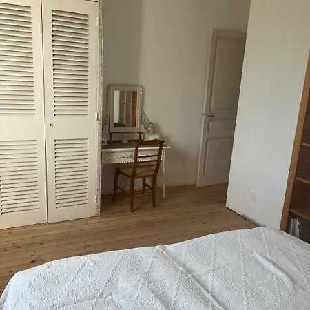 Maison Familiale Face Au De Saint-ferreol *