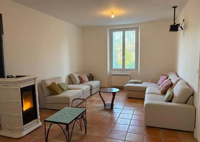 Maison Familiale Face Au De Saint-ferreol Villa *