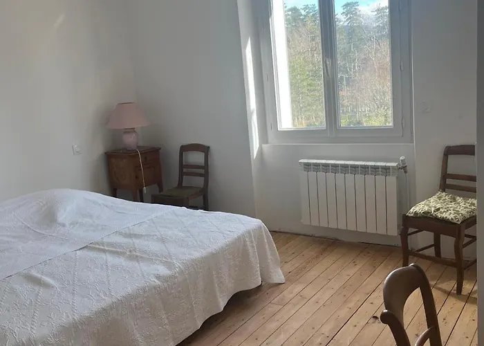 Maison Familiale Face Au De Saint-ferreol